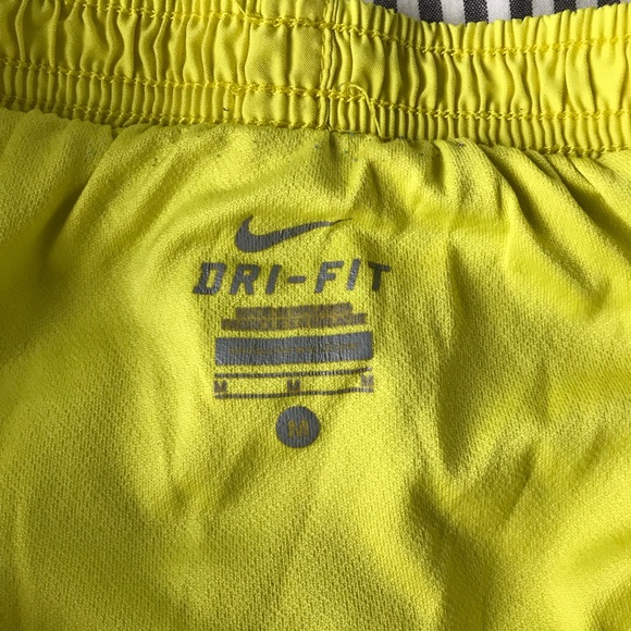Nike dri-fit yellow tempo running short - M - Picture 3 of 5